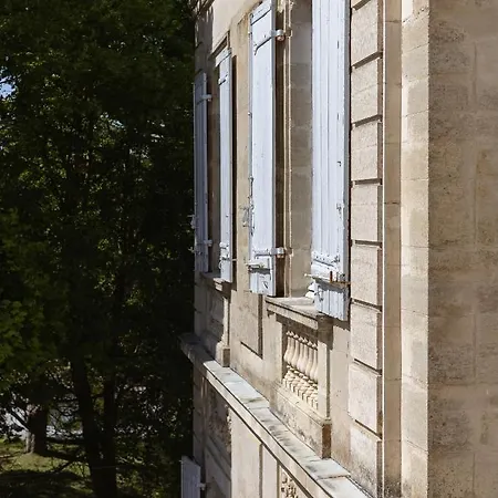 Chateau Bed & Breakfast *