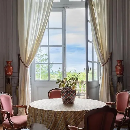 Chateau Bed & Breakfast *