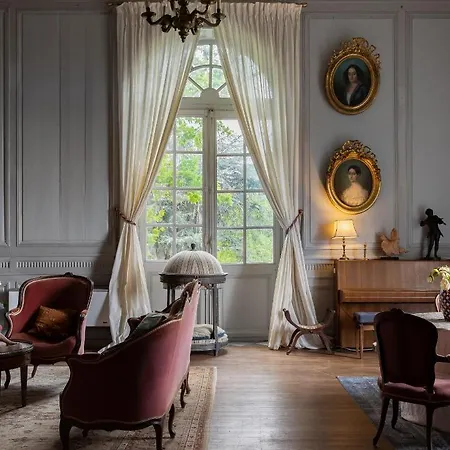 Chateau Bed & Breakfast